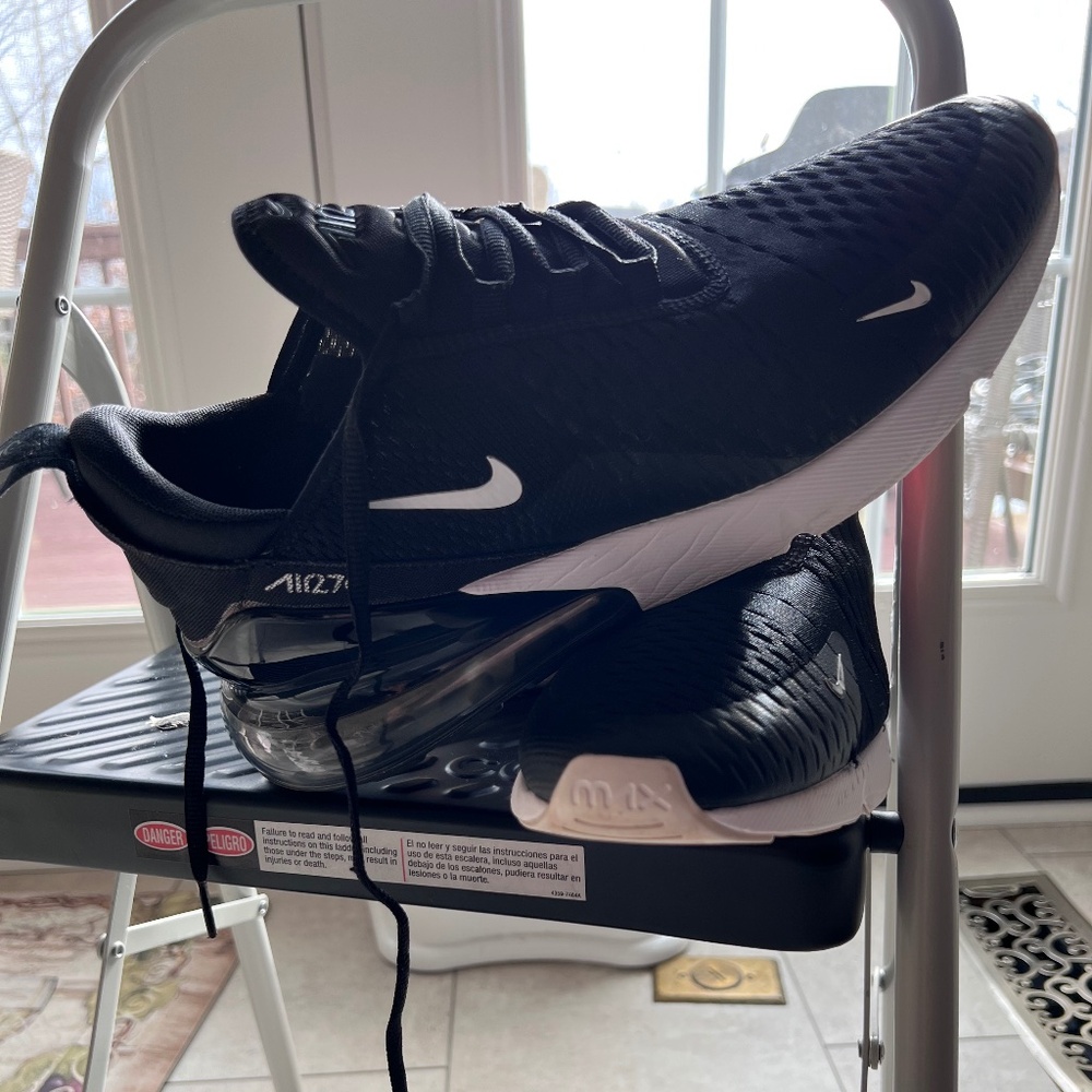 (USED) Nike Air Max 270 Sneaker - Men's